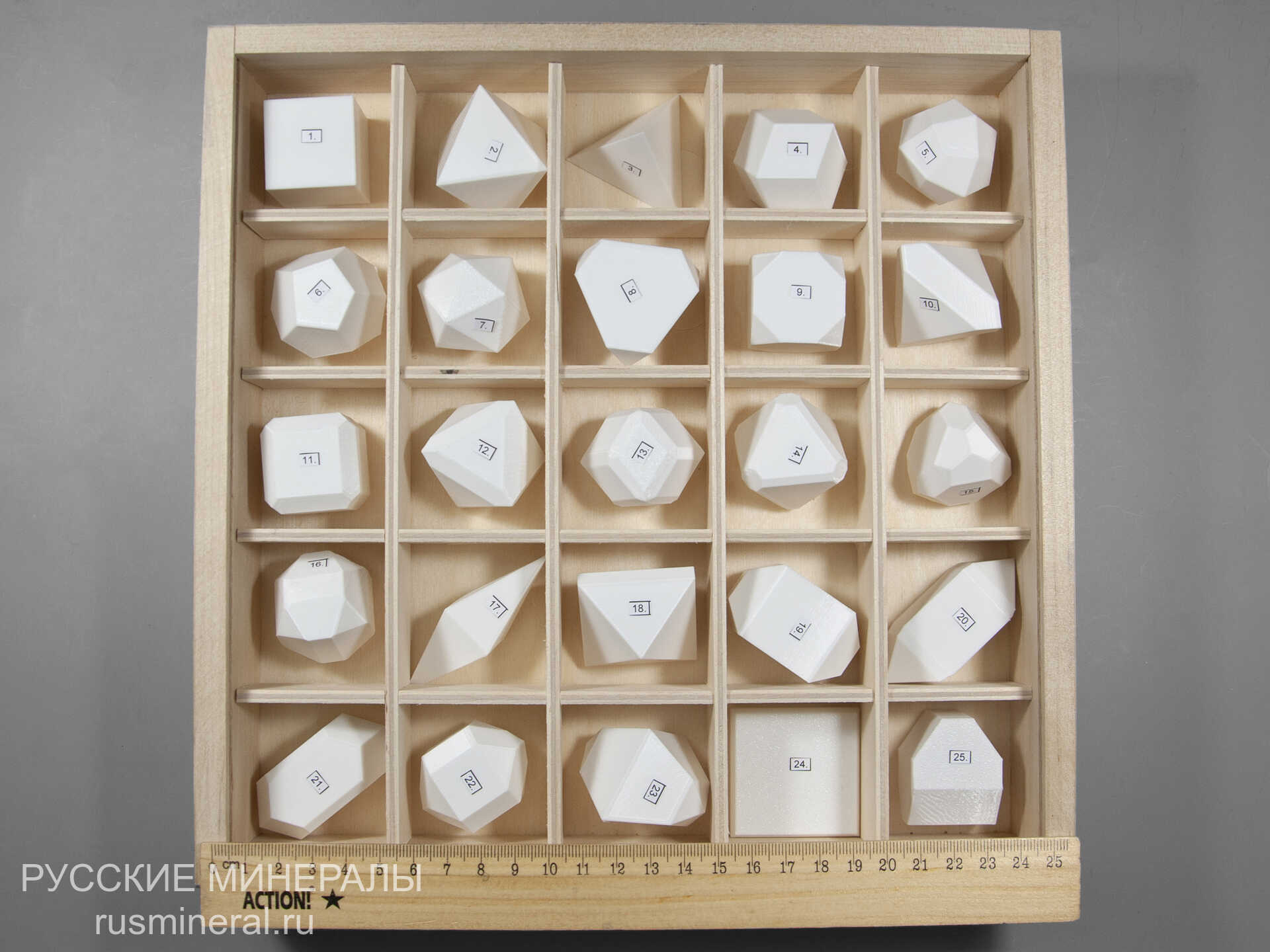 Набор моделей кристаллов (в комплекте 75 разных моделей) Набор моделей кристаллов (в комплекте 75 разных моделей)