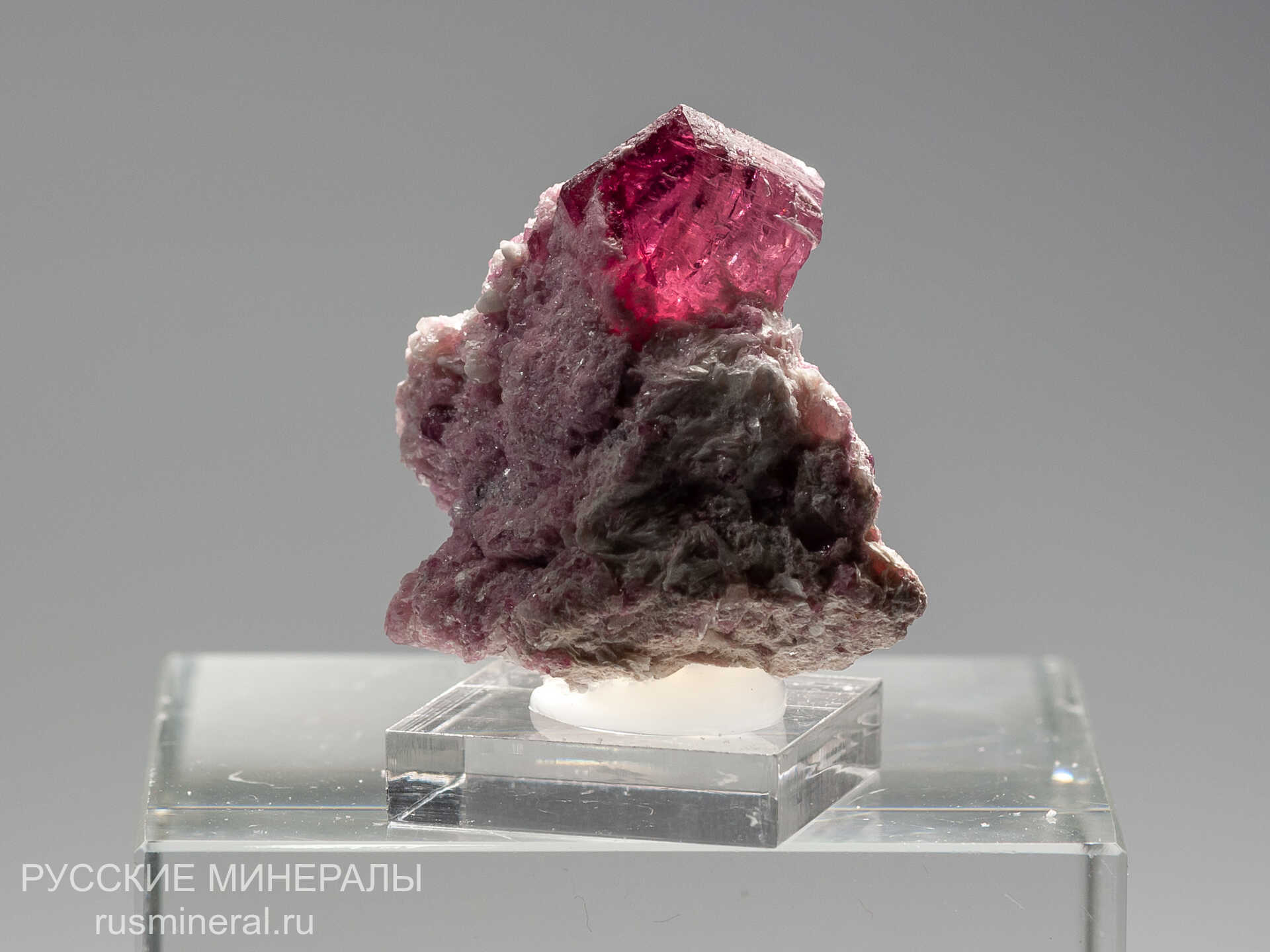 Турмалин (эльбаит) Турмалин (эльбаит)