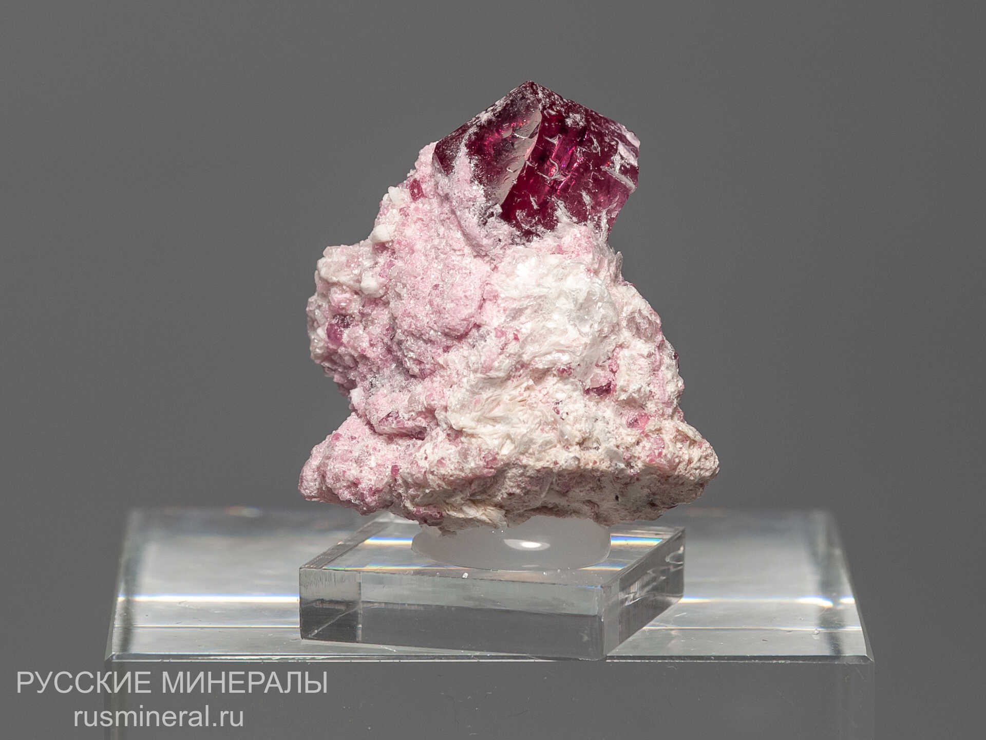 Турмалин (эльбаит) Турмалин (эльбаит)