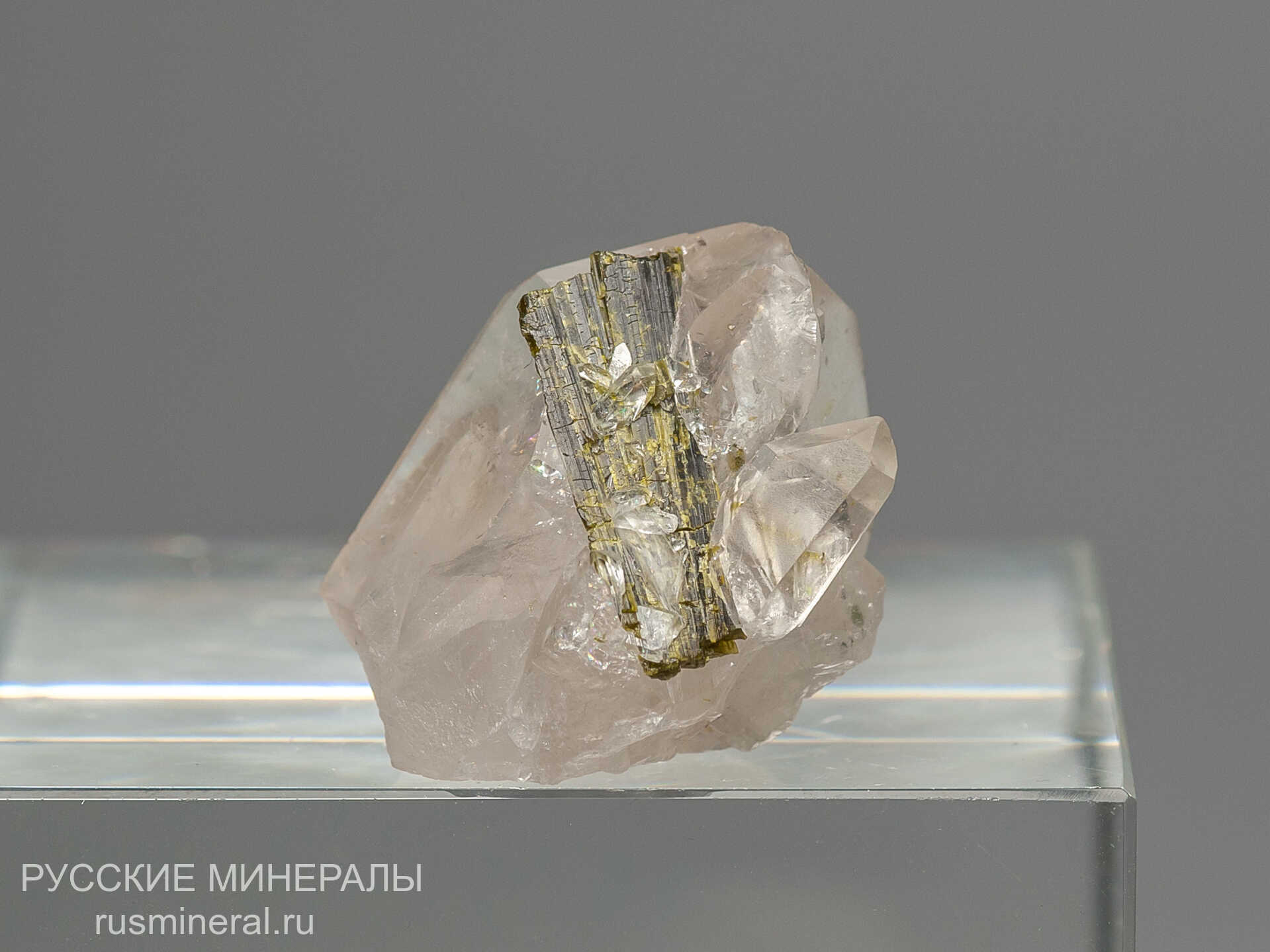 Эпидот Эпидот