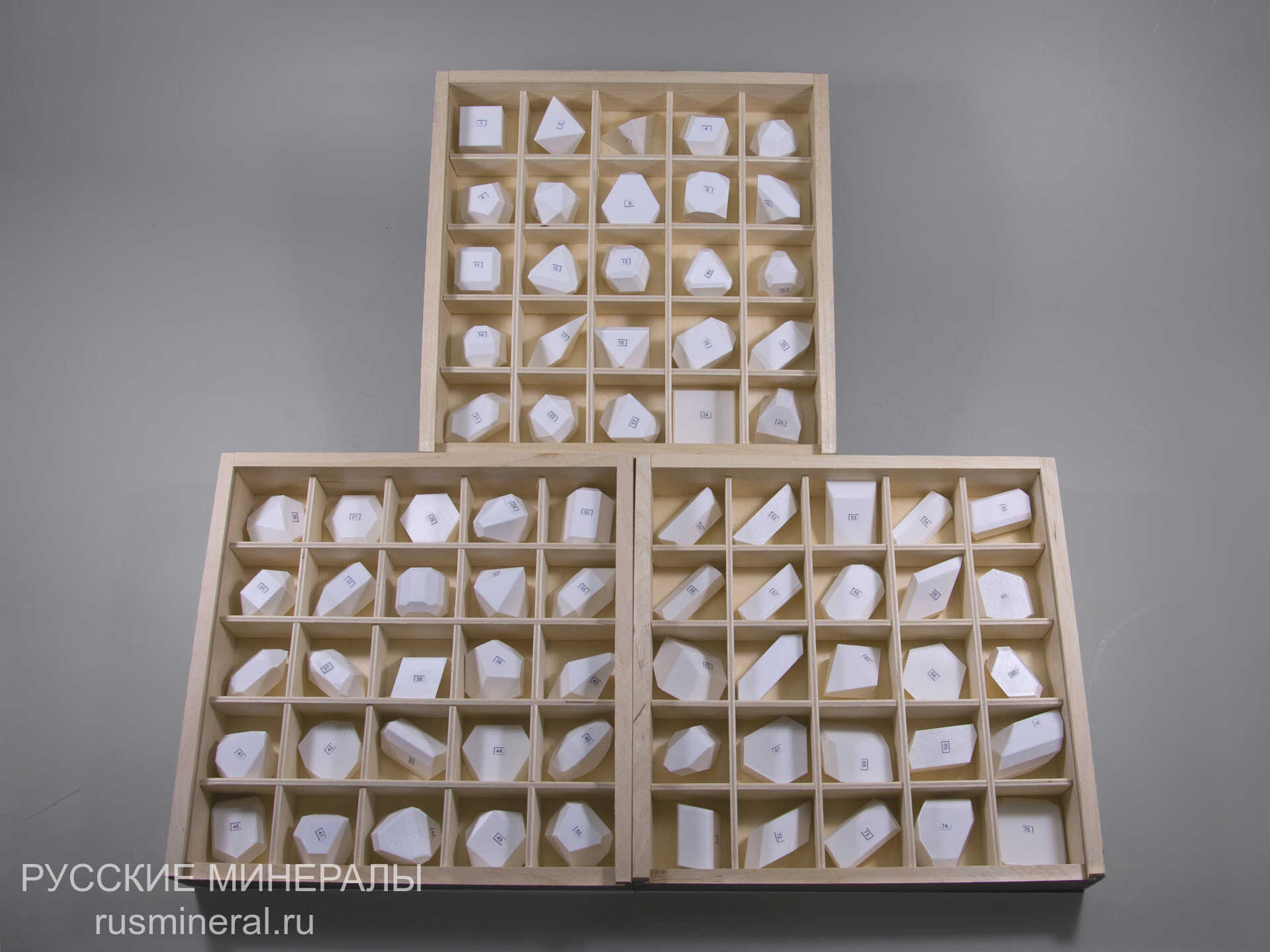 Набор моделей кристаллов (в комплекте 75 разных моделей) Набор моделей кристаллов (в комплекте 75 разных моделей)