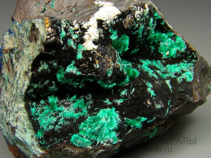 Брошантит Брошантит