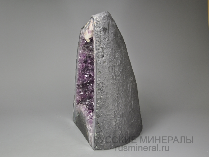Аметист, кальцит (жеода) Аметист, кальцит (жеода)