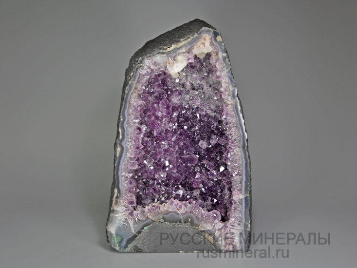 Аметист, кальцит (жеода) Аметист, кальцит (жеода)