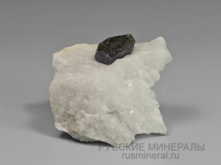 Кварц (морион) Кварц (морион)