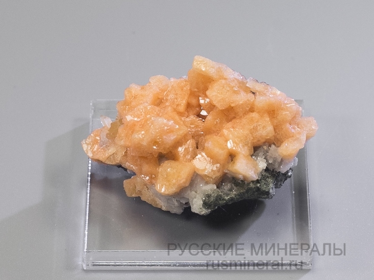 Гмелинит, стильбит Гмелинит, стильбит