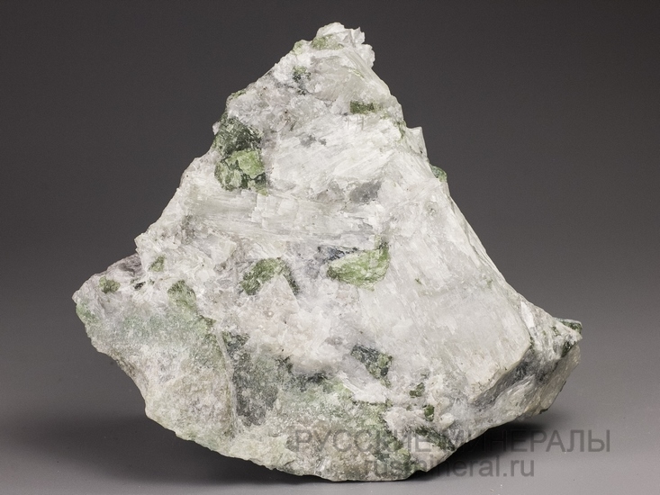 Диопсид (лавровит) Диопсид (лавровит)