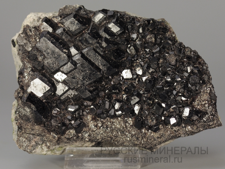 Андрадит Андрадит