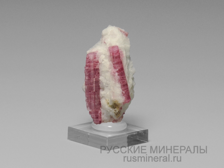 Турмалин (эльбаит) Турмалин (эльбаит)