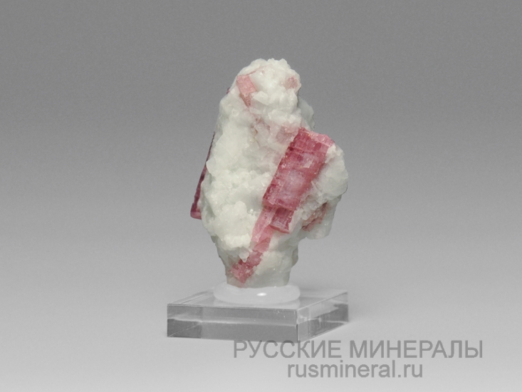 Турмалин (эльбаит) Турмалин (эльбаит)