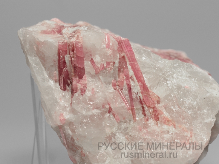 Турмалин (эльбаит) Турмалин (эльбаит)